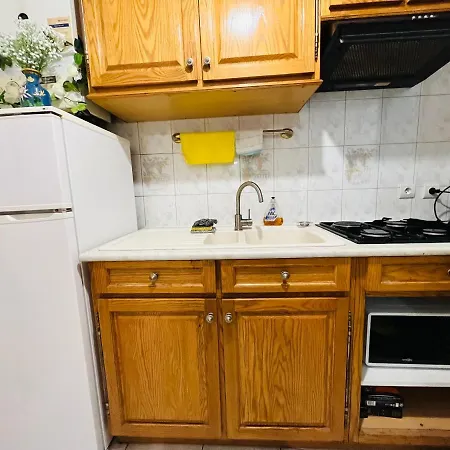 Two-Bedroom Flat Near Pompidou Centre-2